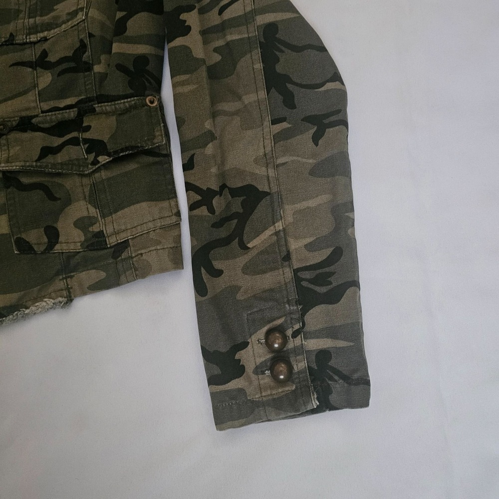 Bailey's Point Camo Print Frayed Trim Buttoned Pockets Jean Jacket Size L (11/13 - Picture 9 of 16